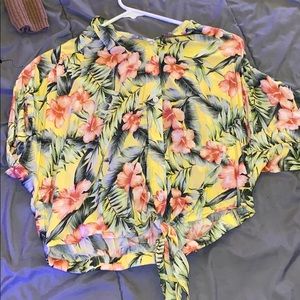 Hawaiian cropped tee